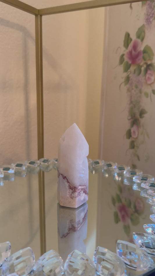 Unique White & Lilac Colored Pink Amethyst Tower